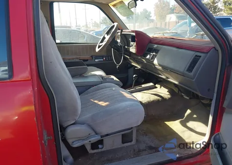 1993 Chevrolet Gmt-400 K1500 z USA, uszkodzony, nr VIN 2GCEK19K7P1146839